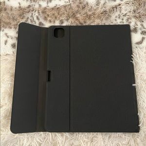 BRAND NEW IPad 12.9 inch Case with Keyboard
